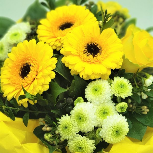 Blumenstrauß in gelb Bild 3
